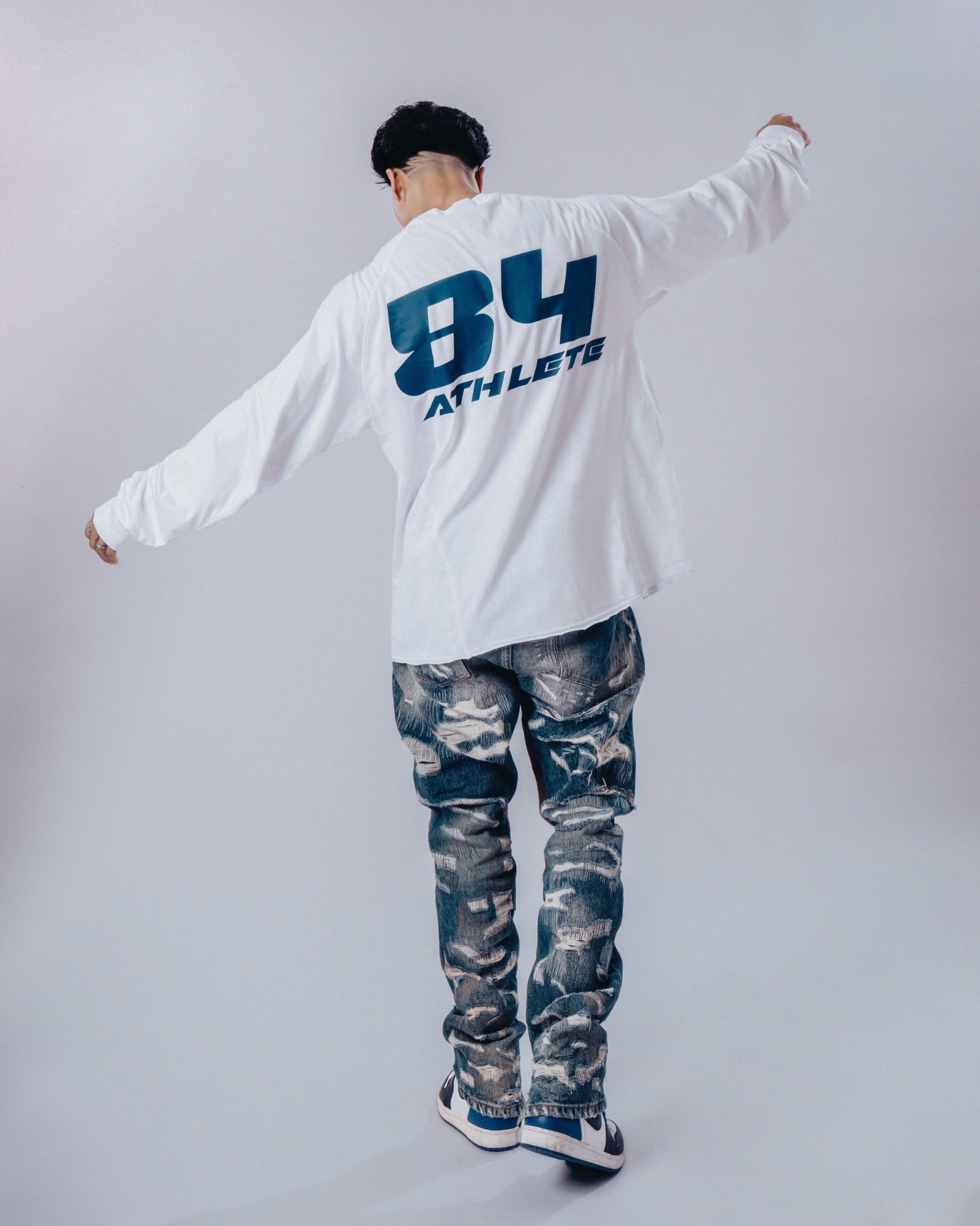  Áo Thun tay dài màu WHITE logo Degrey màu NAVY kiểu dáng rộng raglan - OVSTADATRANG 