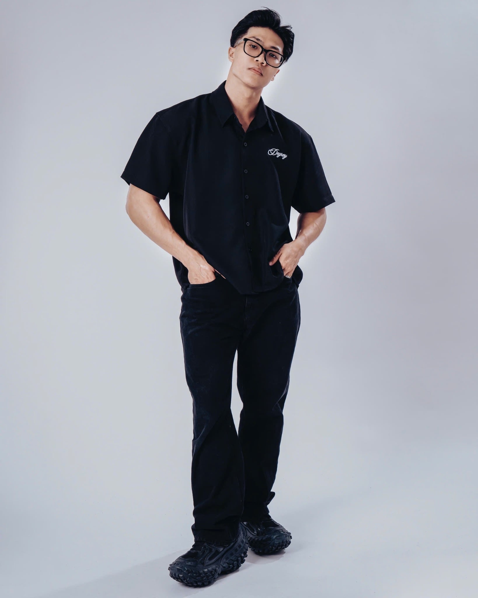  Áo sơ mi màu đen Degrey Shirt DECADE Logo - SHIRTLOGODECADE 