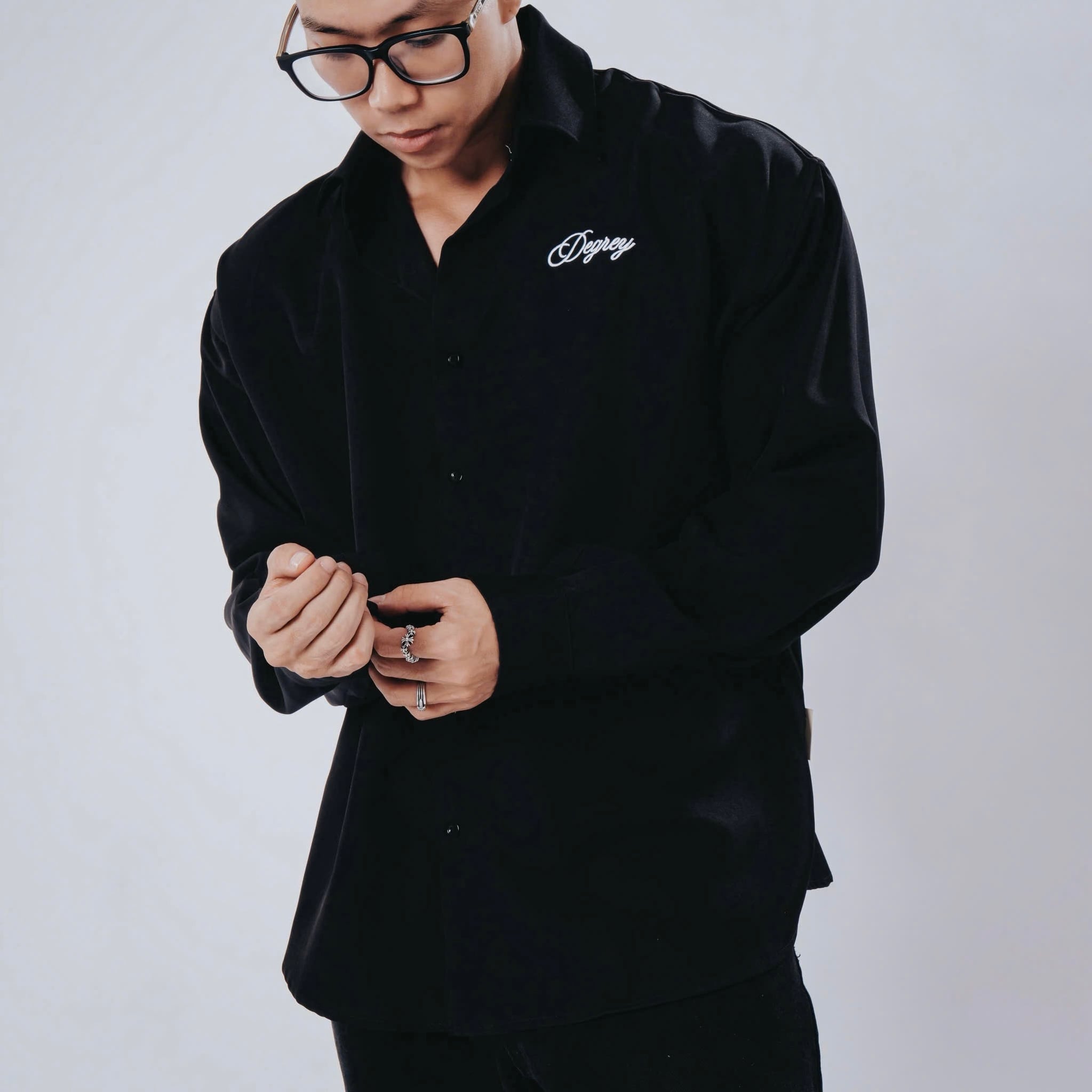  Áo sơ mi tay dài màu đen Degrey Longsleve Shirt DECADE LOGO - LONGSHIRTDECADE 