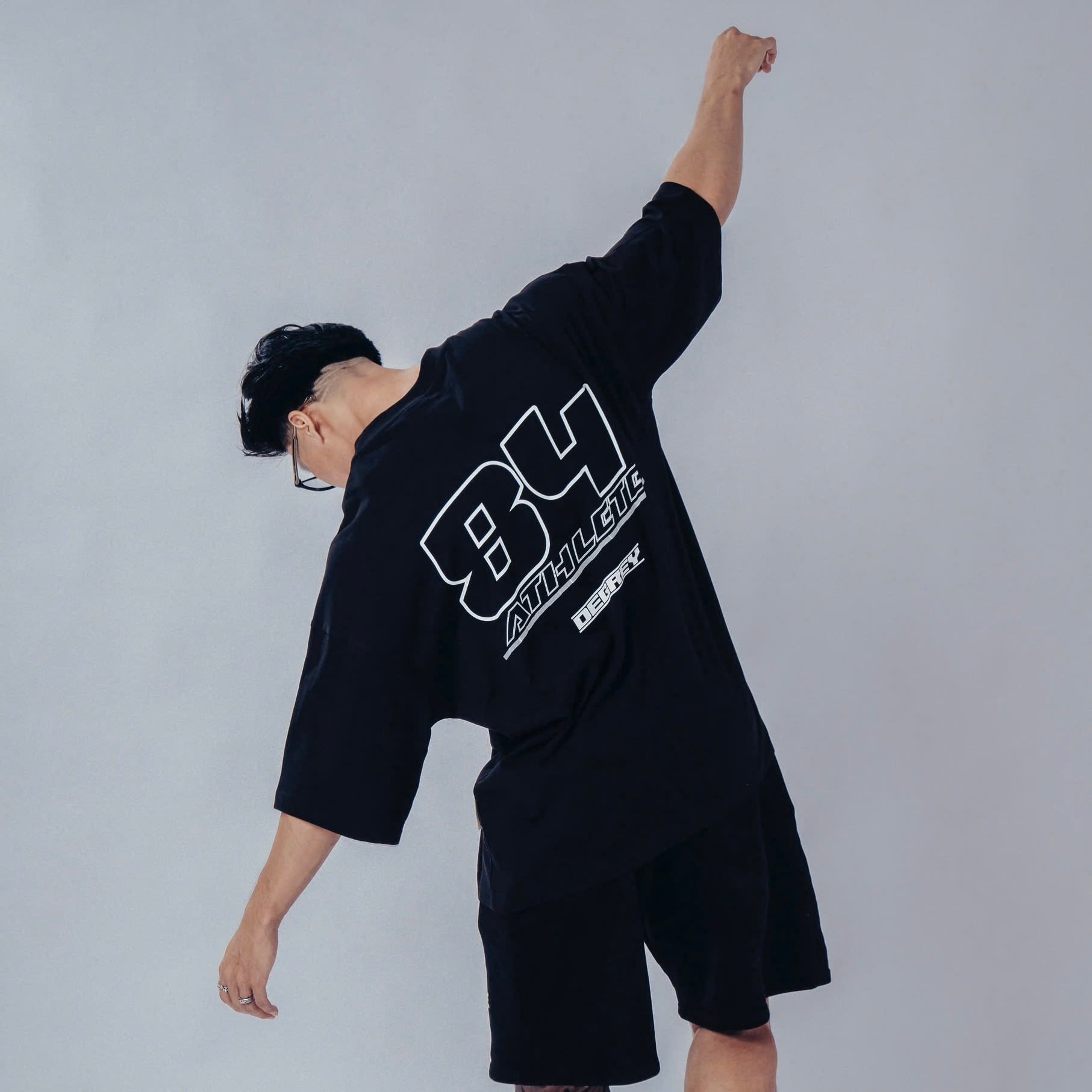  Degrey NATTY áo thun màu ĐEN kiểu dáng rộng in hình logo - OVSNATTY 