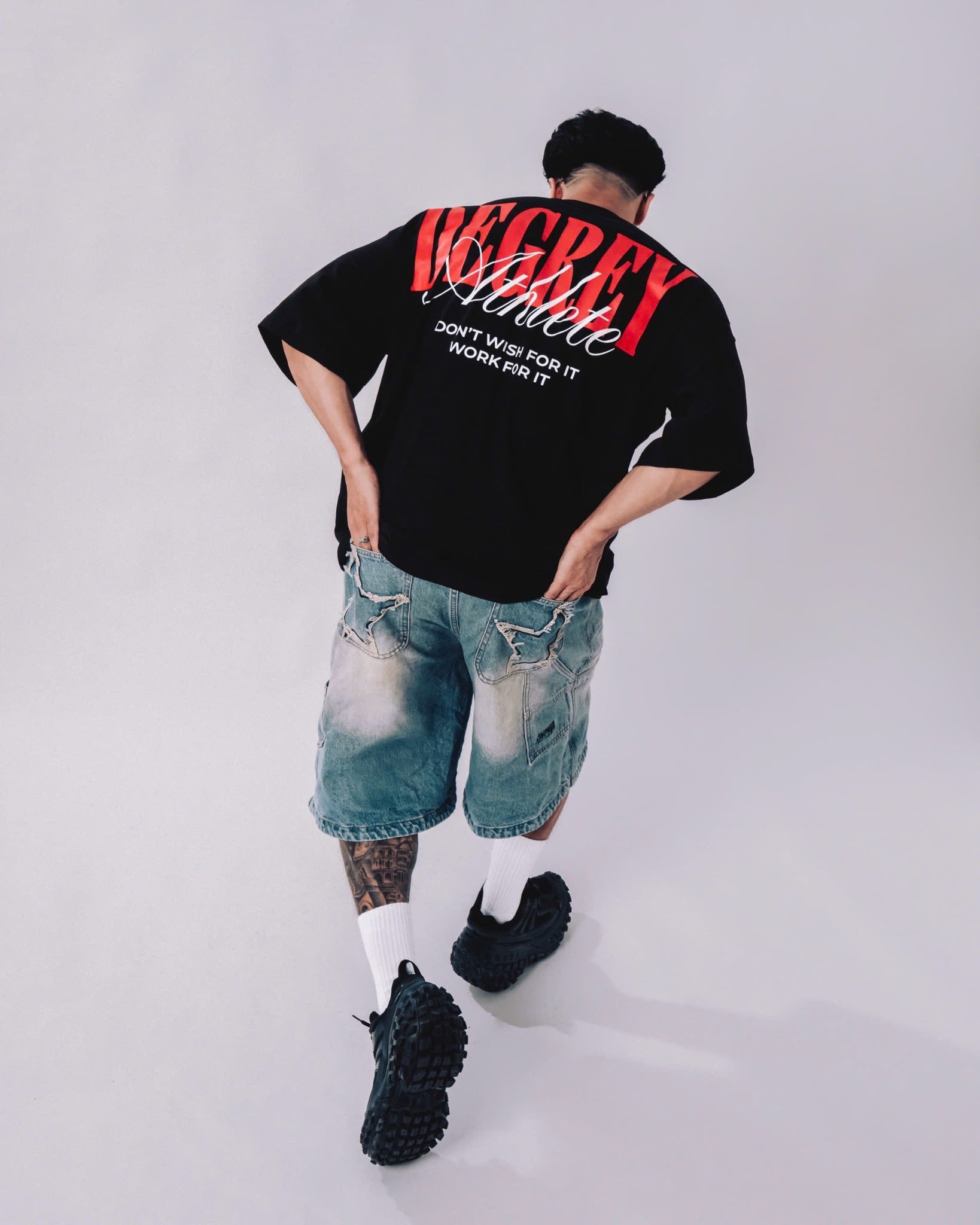  Áo Thun màu ĐEN logo Degrey màu ĐỎ kiểu dáng rộng Athlete - OVSATHDENDO 