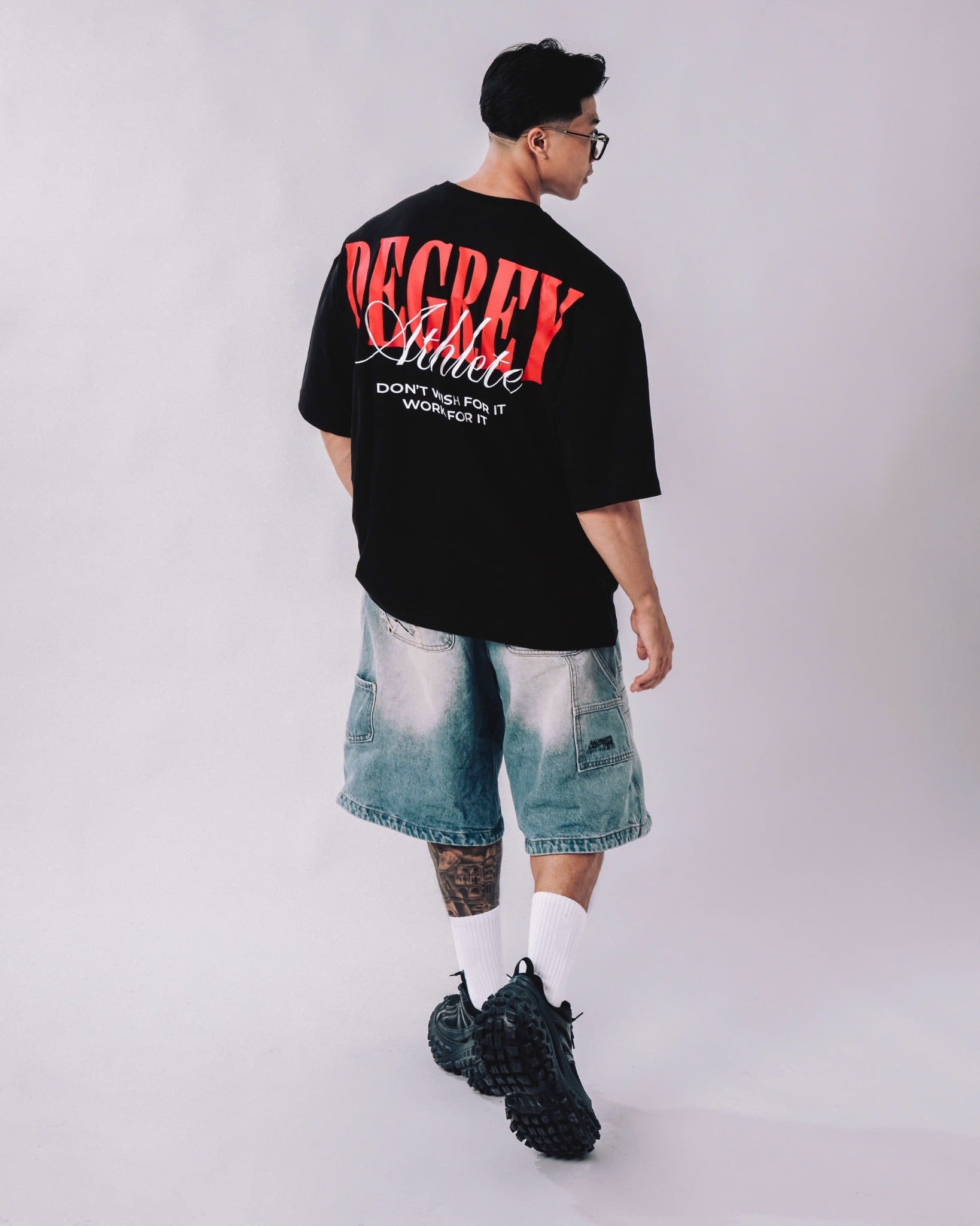  Áo Thun màu ĐEN logo Degrey màu ĐỎ kiểu dáng rộng Athlete - OVSATHDENDO 