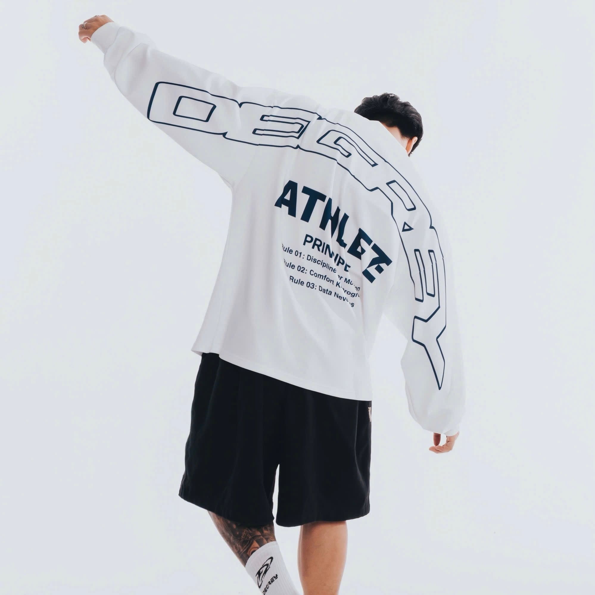  Áo Sweater Degrey Athlete màu trắng xanh Poly - SWETRAXA 