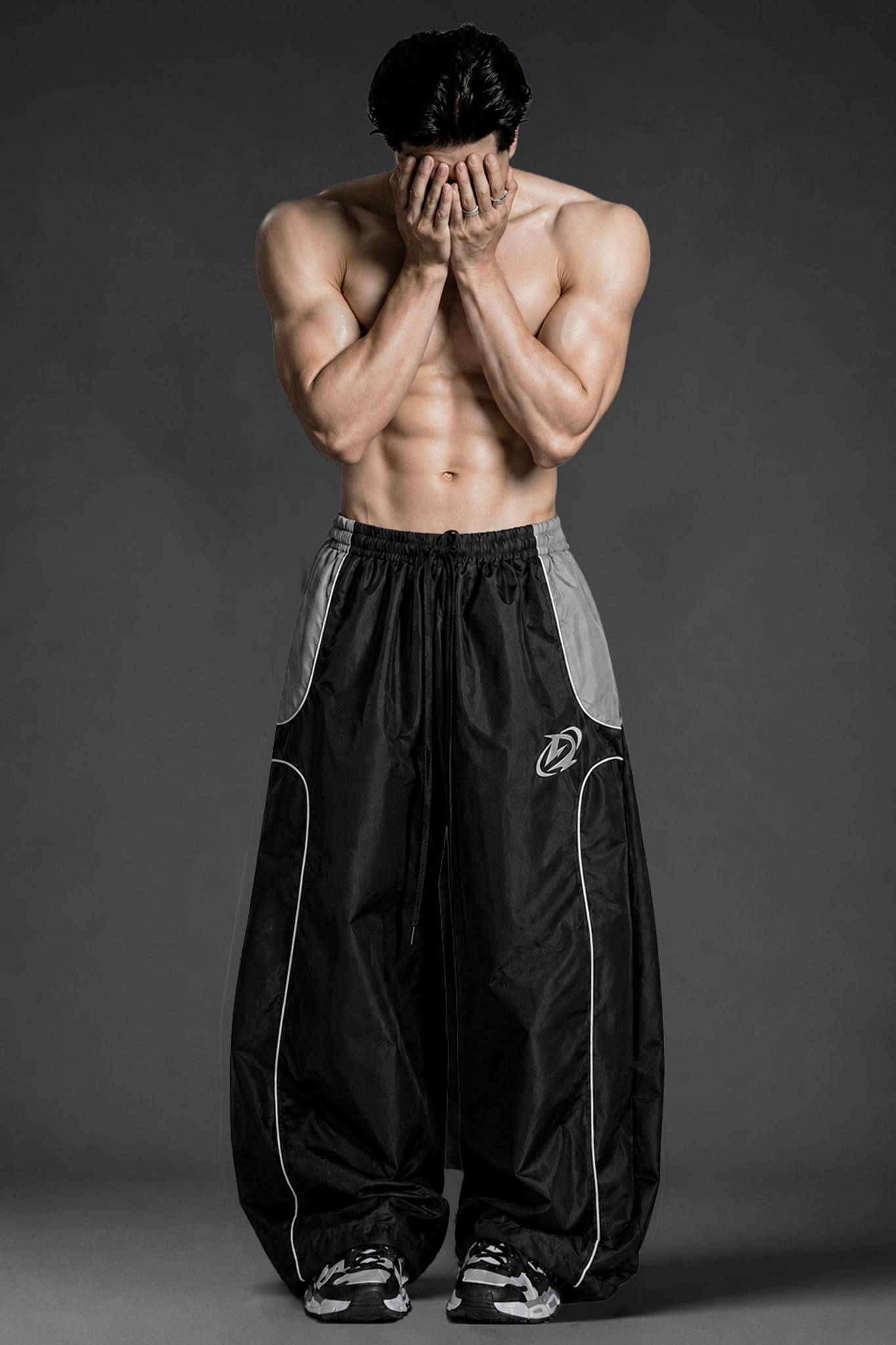  Quần Dài Degrey màu ĐEN XÁM Long Pants Poly in Logo - PAPOLYXAM 