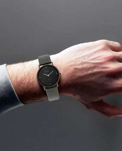  TITAN - Đồng hồ nam Edge 37.3mm 