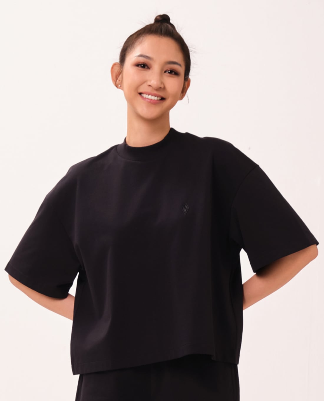 SKECHERS - Áo thun nữ cổ tròn tay ngắn Game On Lounge