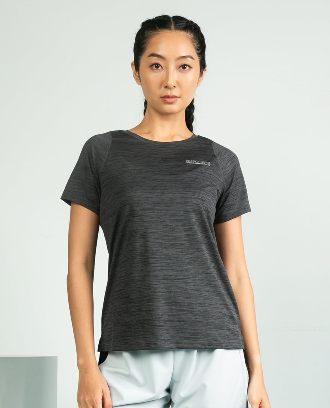 SKECHERS - Áo thun thể thao nữ cổ tròn tay ngắn Performance