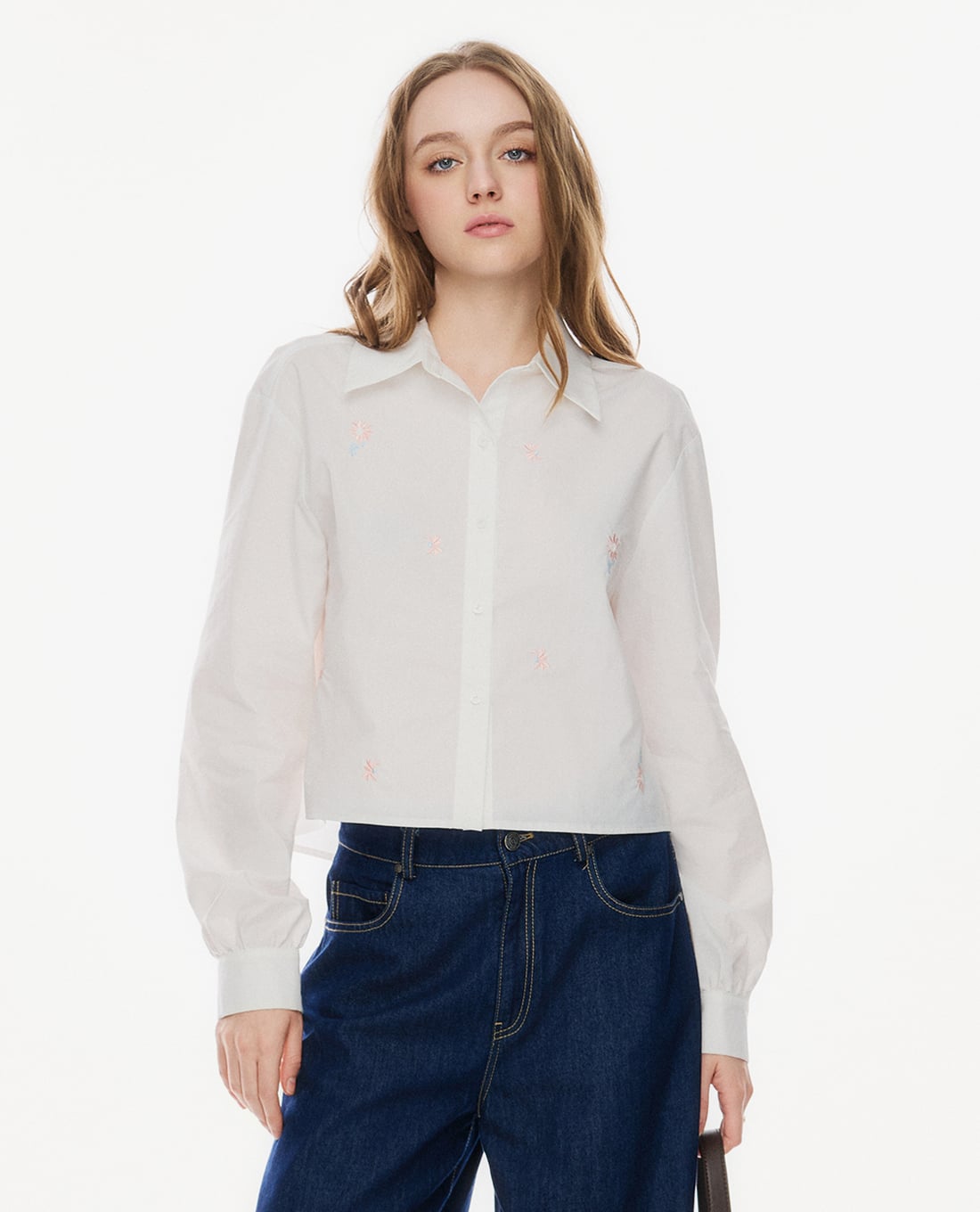 GIGI - Áo sơ mi nữ cổ bẻ tay dài thêu hoa