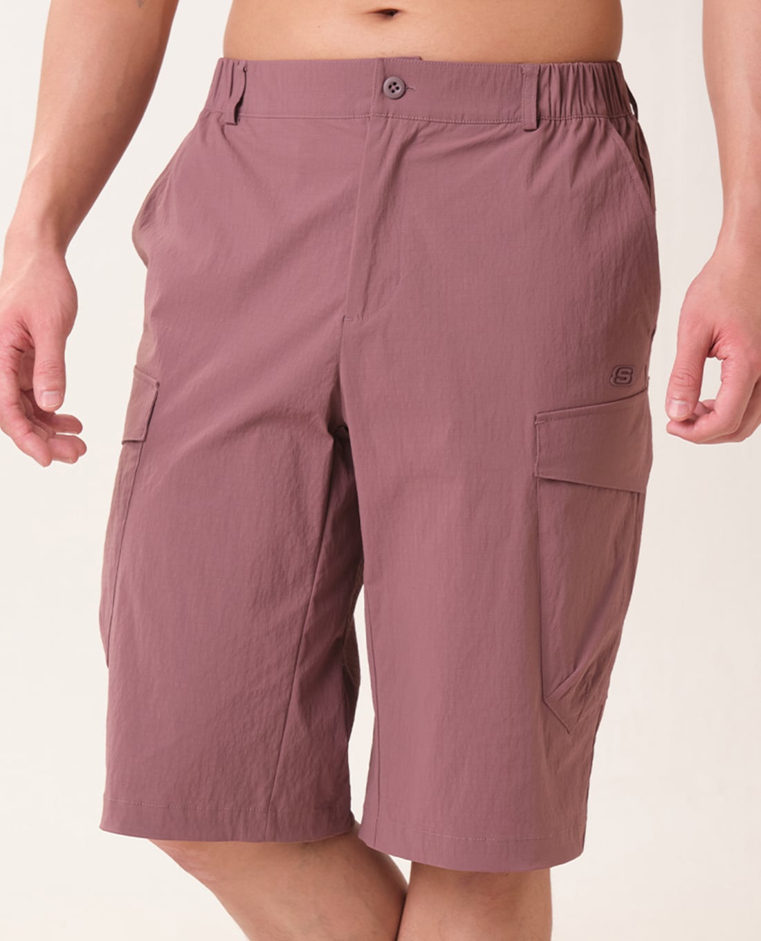 SKECHERS - Quần short nam ngang gối phối túi hộp