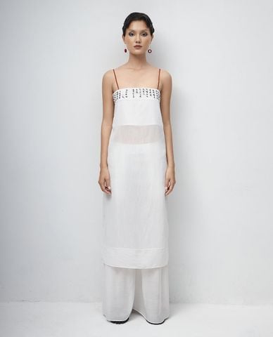  THOME - Đầm hai dây midi dáng suông thêu chữ 