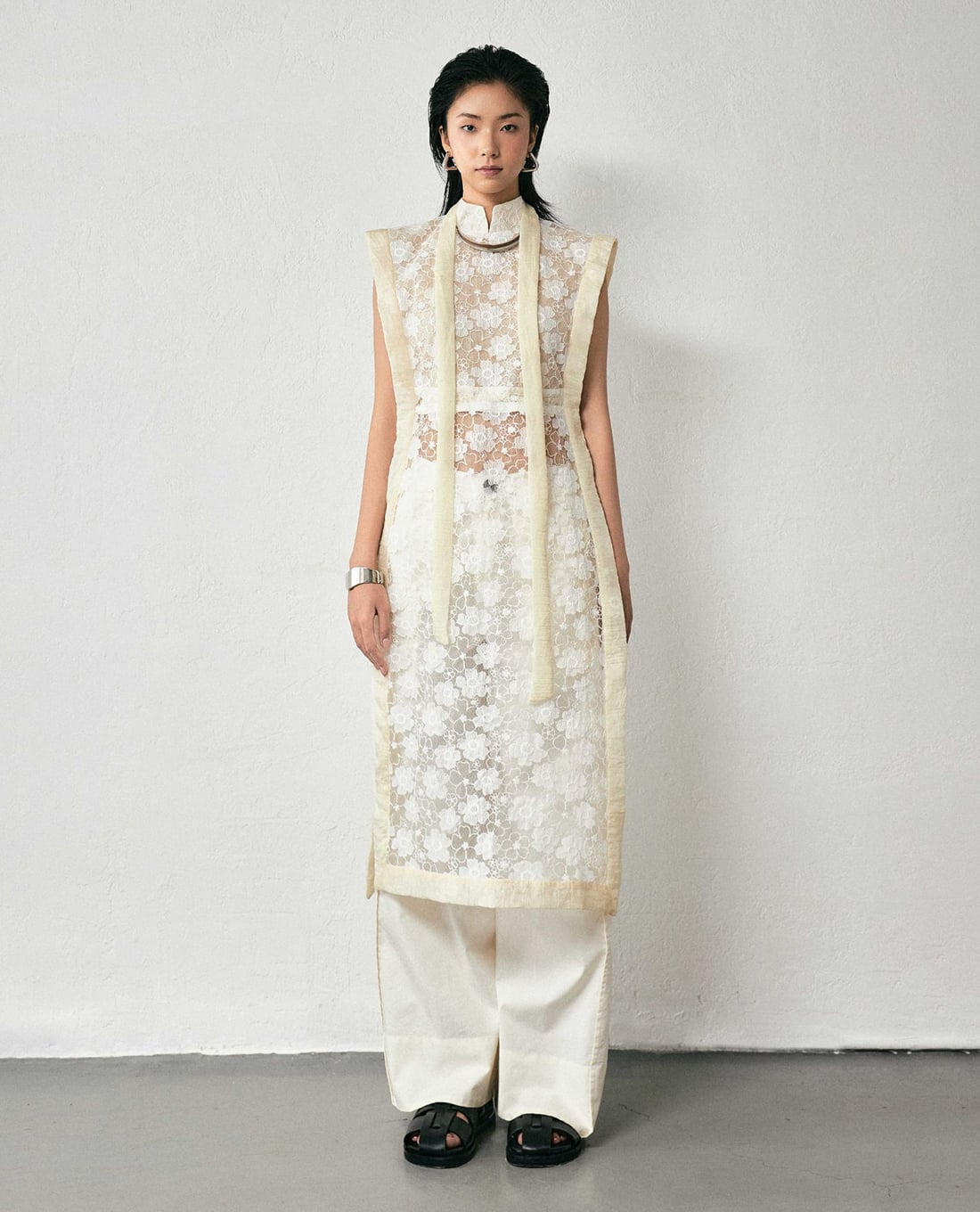 THOME - Áo dài nữ sát nách ren hoa