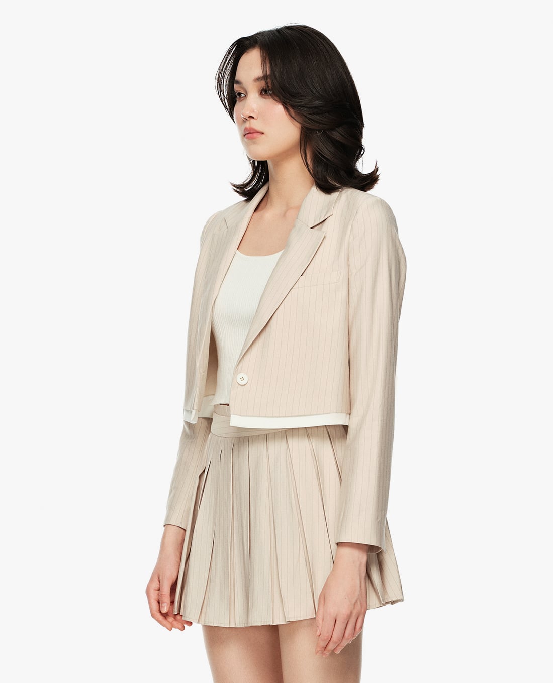 GIGI Áo khoác blazer nữ cổ V tay dài phom croptop - áo vest nữ công sở tại Maison Online
