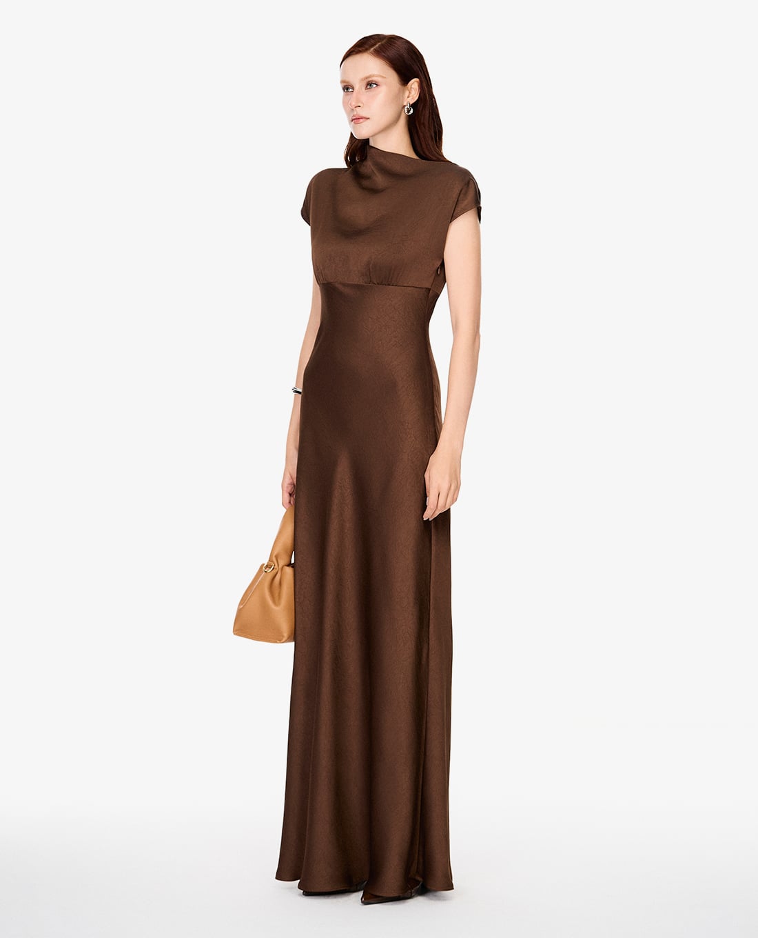 GIGI đầm maxi cổ đổ tay ngắn sang trọng