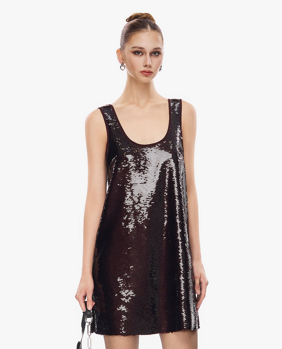 GIGI - Đầm hai dây mini cổ tròn đính sequin