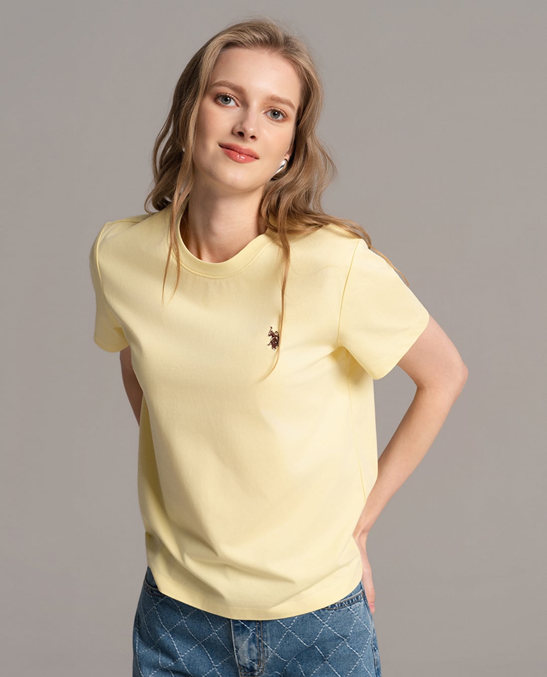 USPA - Áo thun nữ cổ tròn tay ngắn thêu logo