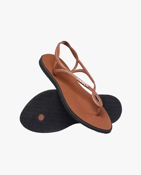 Quà sinh nhật cho vợ - Giày thấp gót hoặc slingback