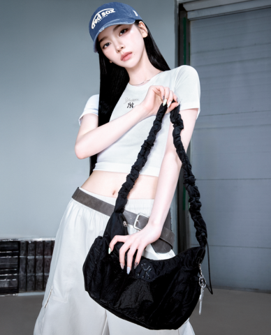 MLB - Túi đeo chéo nữ phom chữ nhật Basic Athleisure