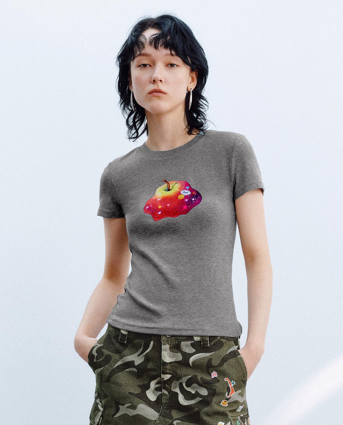 URBAN REVIVO - Áo thun nữ cổ tròn tay ngắn in chữ