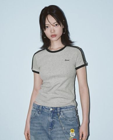  URBAN REVIVO - Áo thun nữ cổ tròn tay ngắn phối viền 
