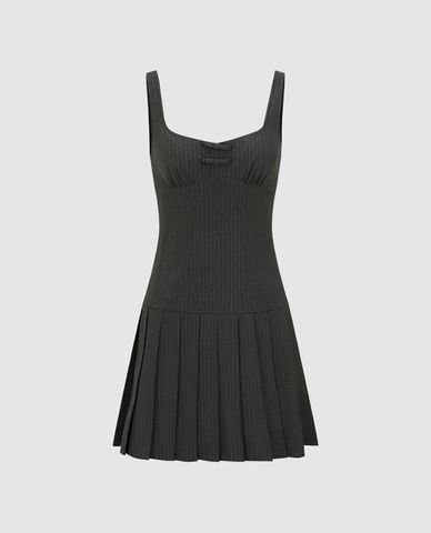  URBAN REVIVO - Đầm hai dây mini cổ vuông xếp li 