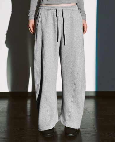  URBAN REVIVO - Quần nữ ống rộng lưng thun 