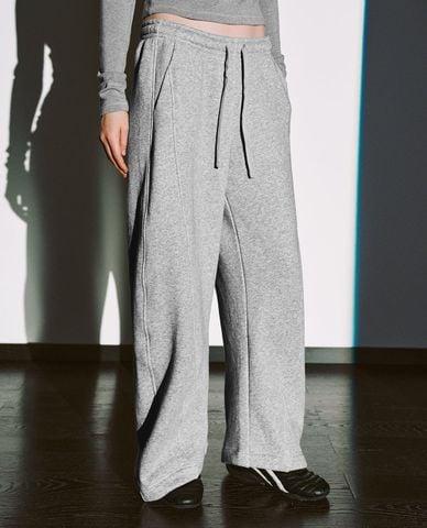  URBAN REVIVO - Quần nữ ống rộng lưng thun 