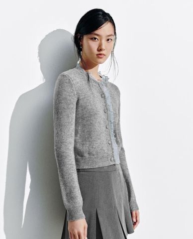  URBAN REVIVO - Áo khoác cardigan nữ tay dài viền bèo 