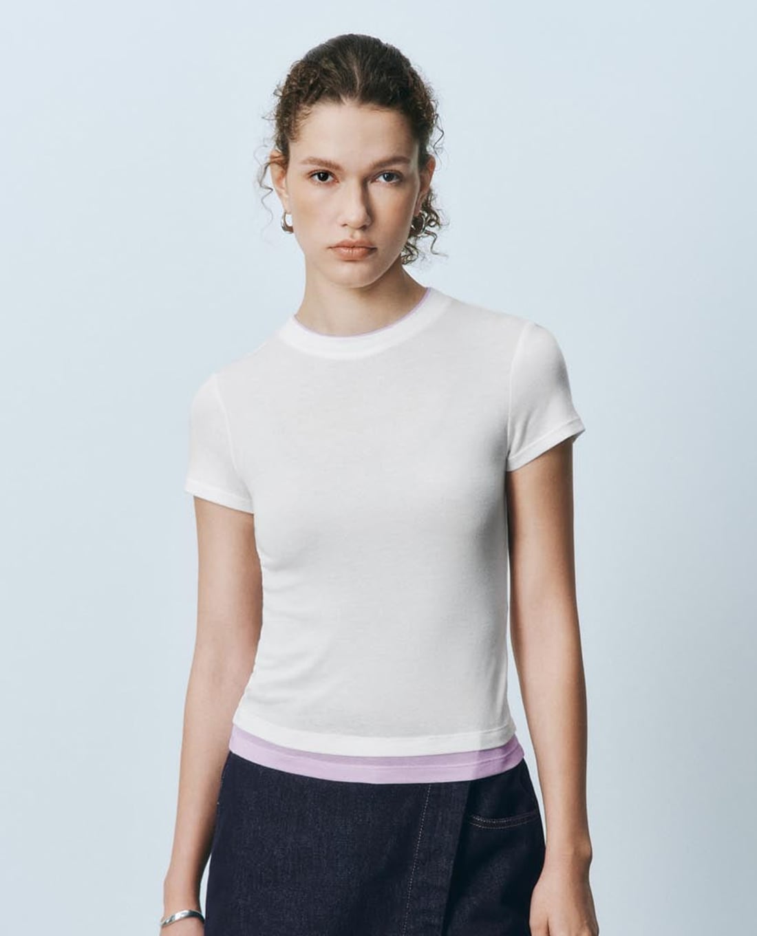 URBAN REVIVO - Áo thun nữ cổ tròn tay ngắn phom ôm