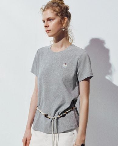  URBAN REVIVO - Áo thun nữ cổ tròn tay ngắn in họa tiết 