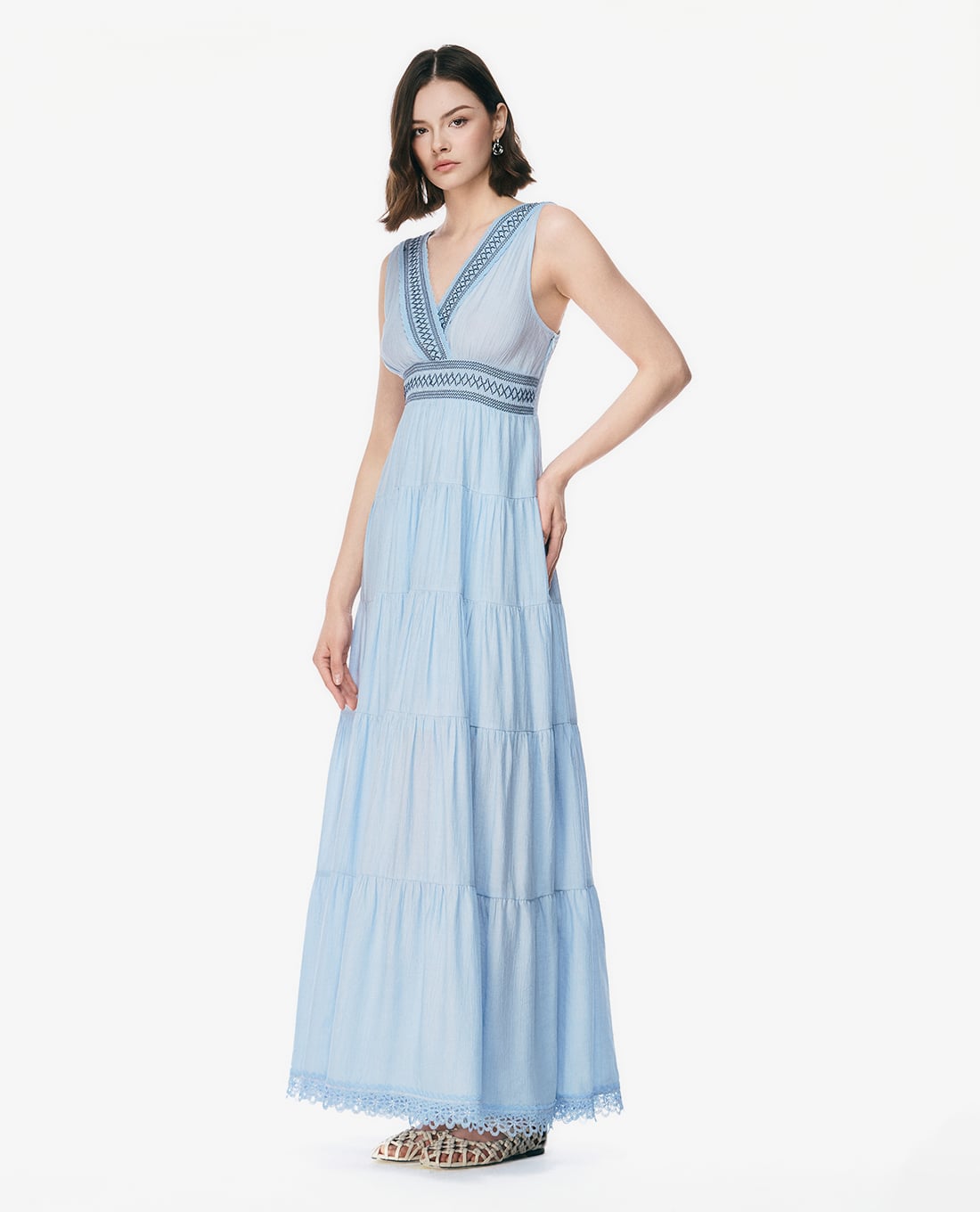 GIGI đầm sát nách maxi xếp tầng phối ren