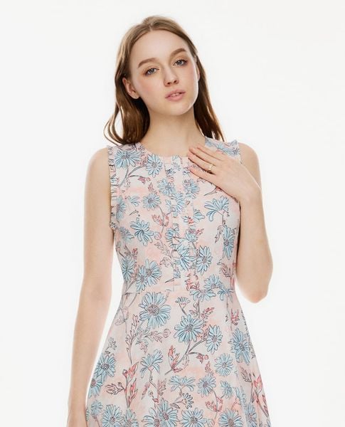 Quà sinh nhật cho nữ - Đầm hoặc áo khoác