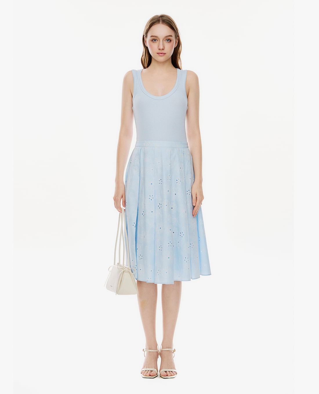 GIGI - Đầm sát nách midi cổ tròn thêu hoa