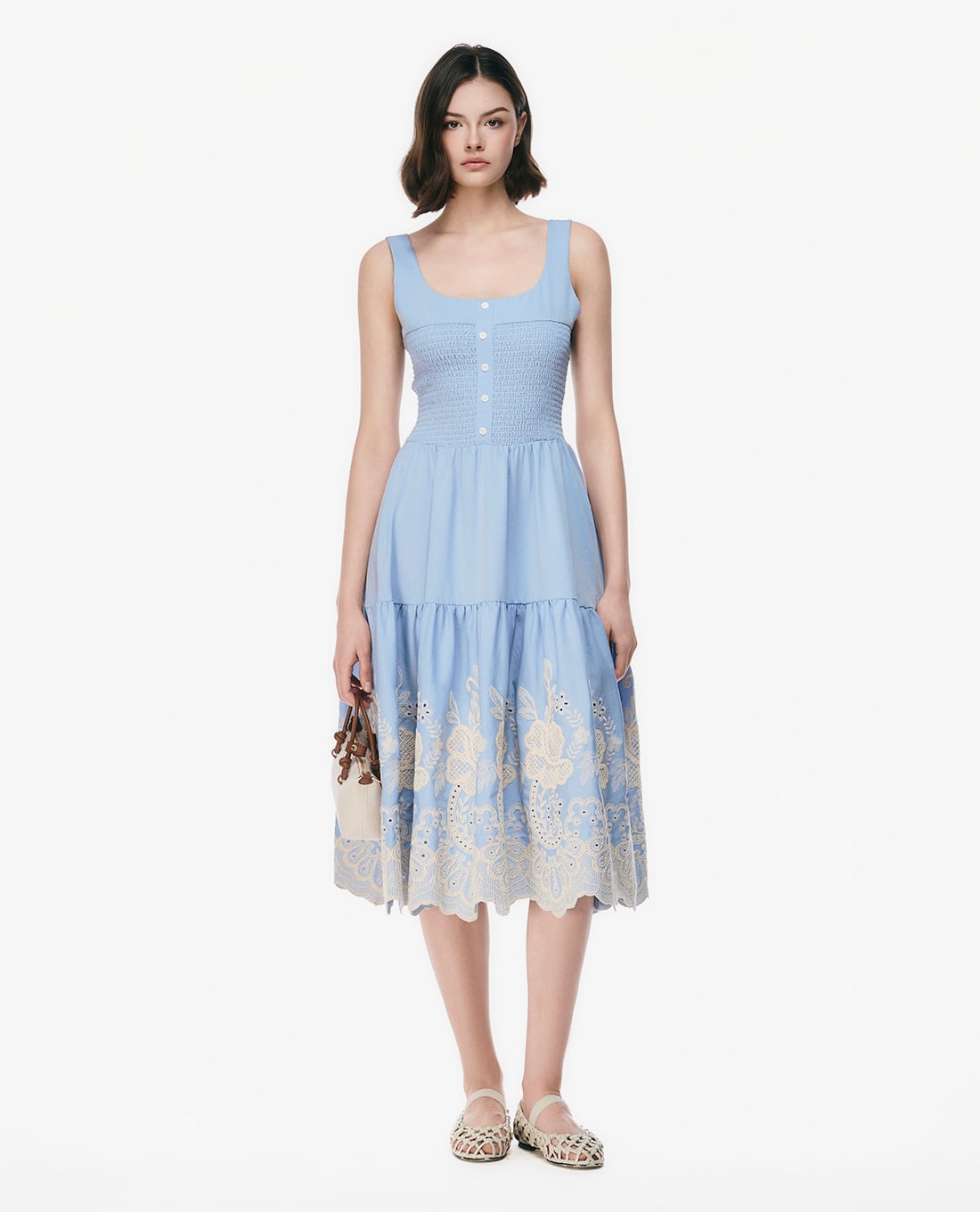 GIGI - Đầm hai dây midi cổ vuông thêu hoa