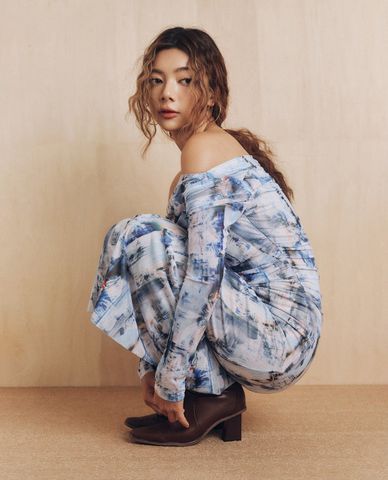  GIGI - Đầm trễ vai midi họa tiết màu nước 