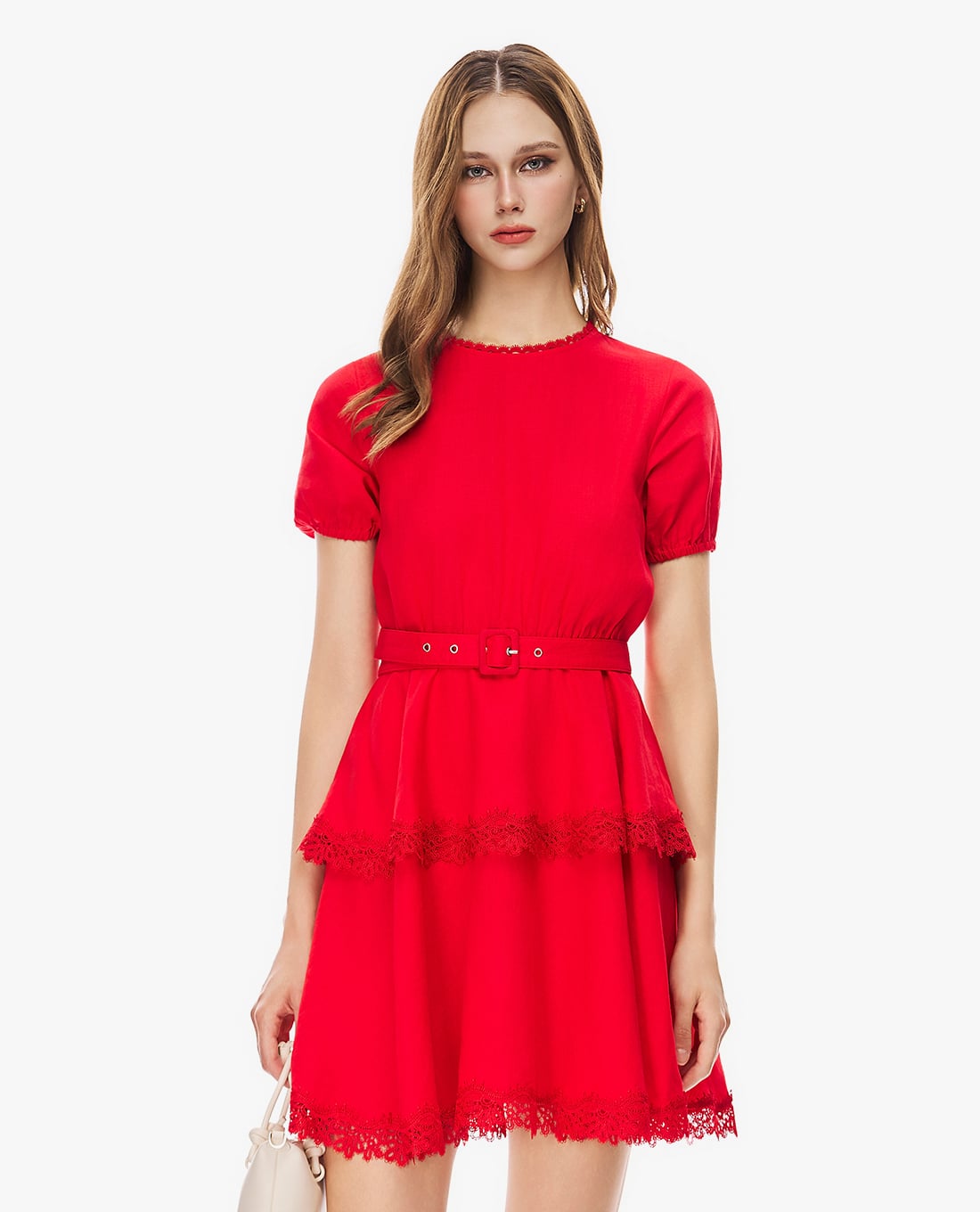 GIGI - Đầm xếp tầng mini cổ tròn tay phồng viền ren