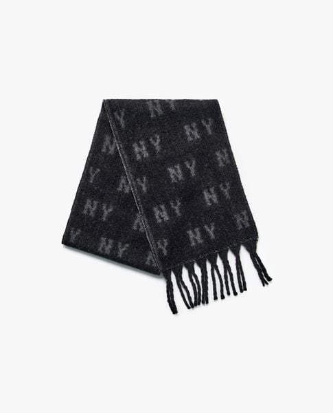 Khăn lụa hoặc khăn choàng