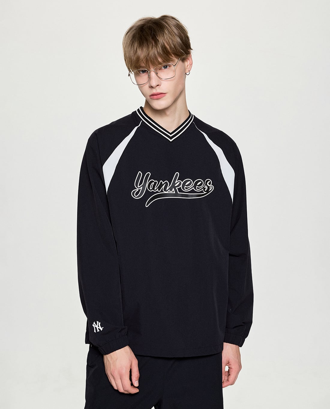 MLB - Áo sweatshirt unisex cổ V tay dài Varsity Sportive