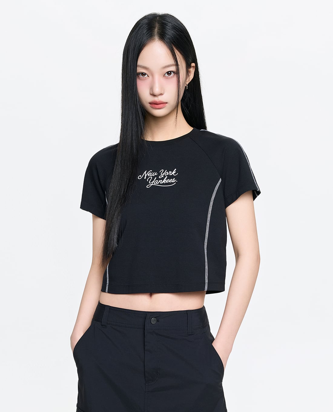 MLB - Áo croptop nữ cổ tròn tay ngắn Sportive Track