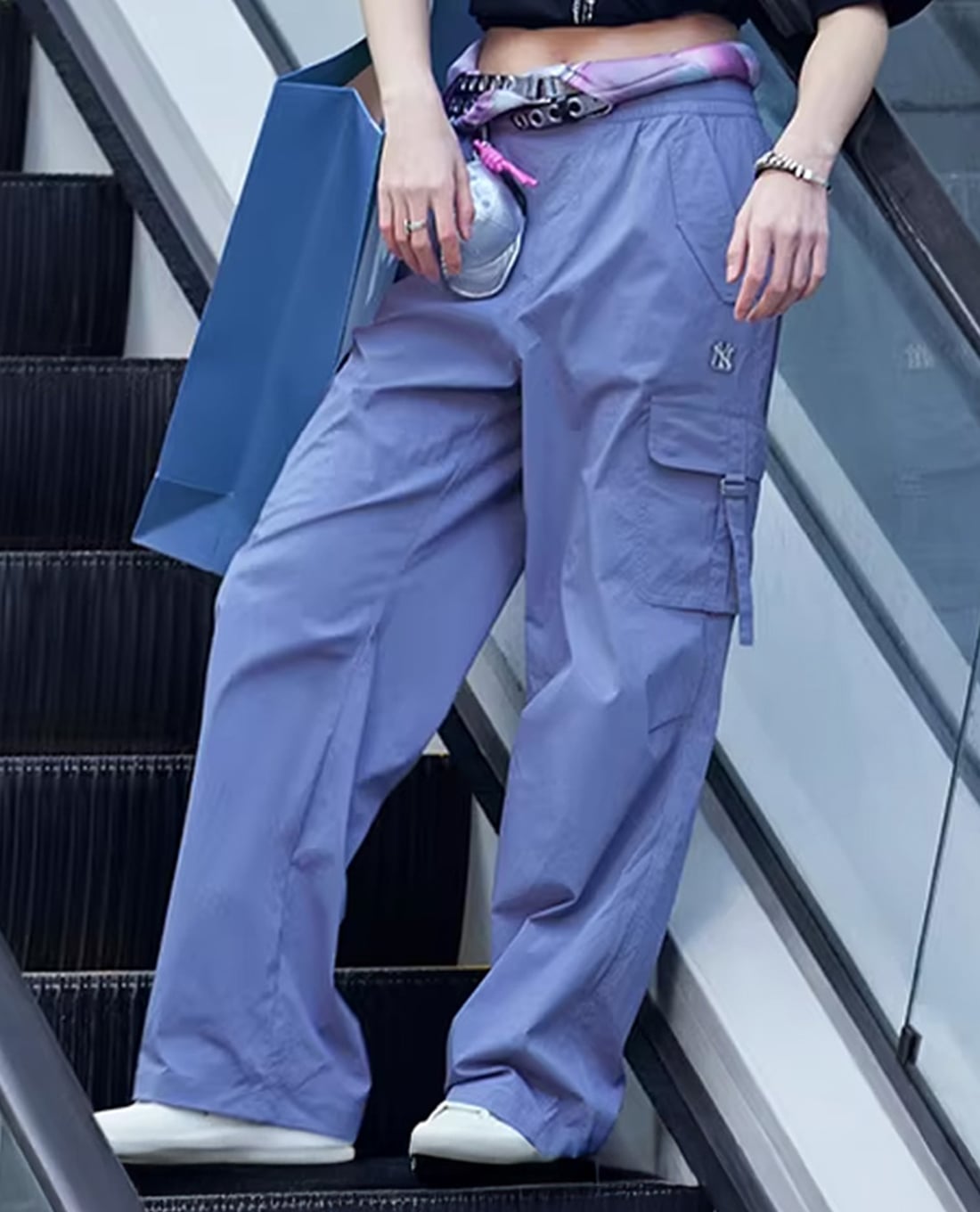 MLB - Quần nữ ống rộng lưng thun Varsity