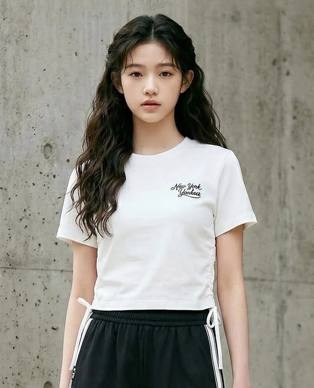 MLB - Áo croptop nữ tay ngắn phối dây rút Varsity