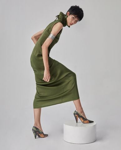  THOME - Đầm sát nách midi cổ bèo Đài Sen 