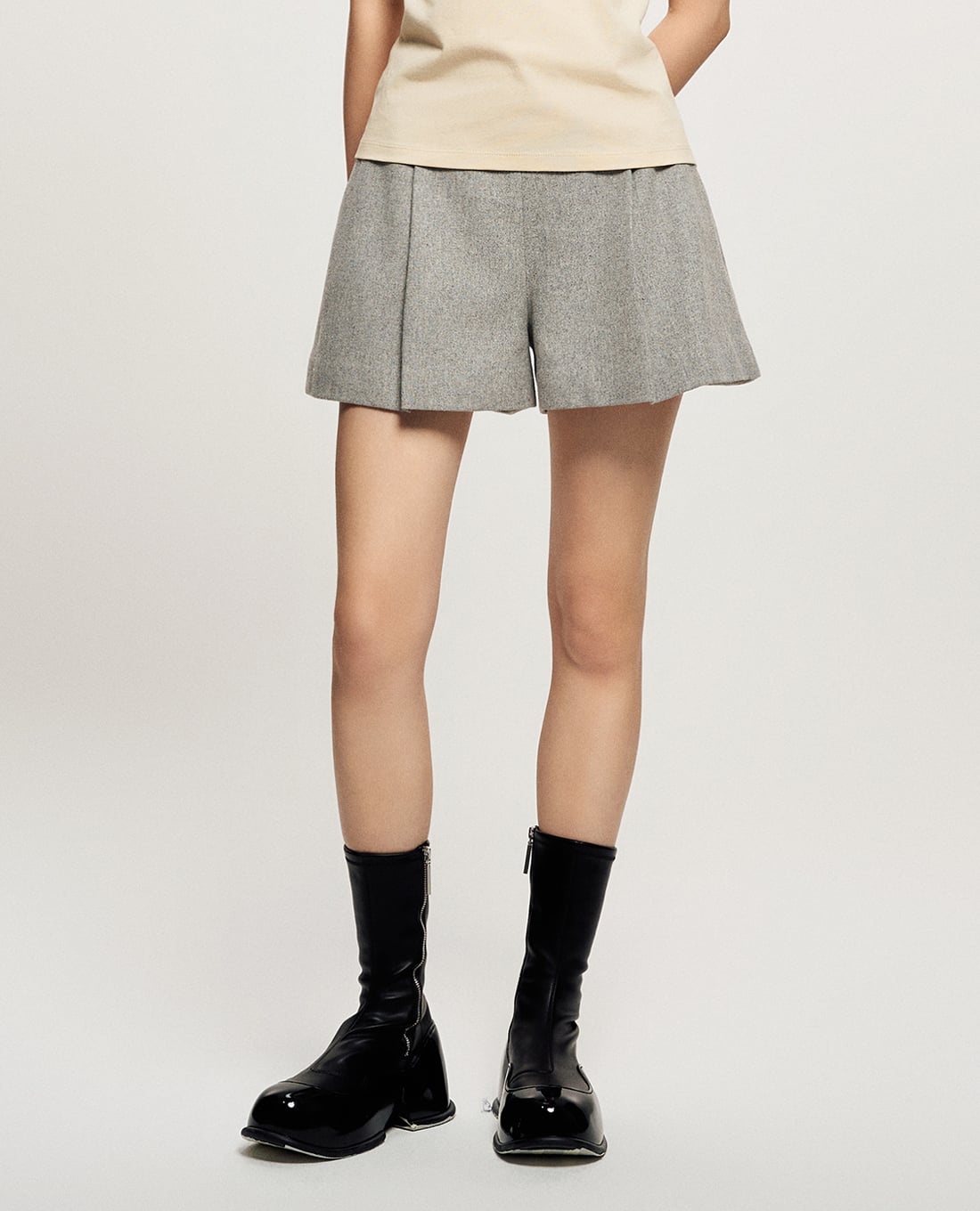 GIGI - Quần shorts ngắn nữ ống rộng xếp li thời trang