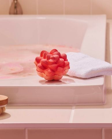  LUSH - Bom tắm Comforter Rose 