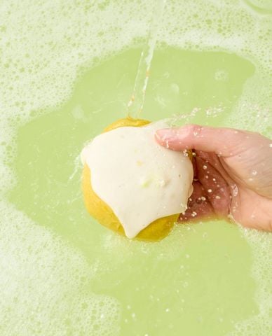  LUSH - Viên tạo bọt Easy Peasy Lemon Squeezy 