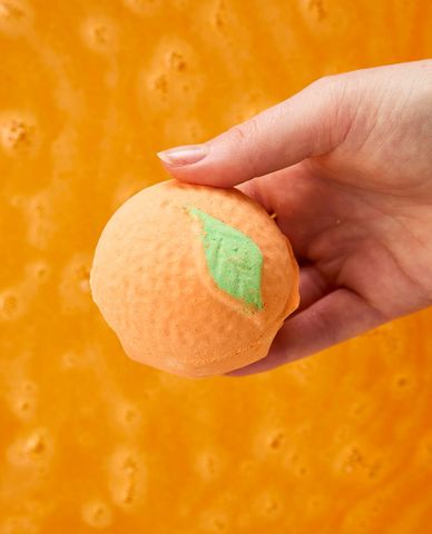  LUSH - Bom tắm Merry Christmas Everyone 