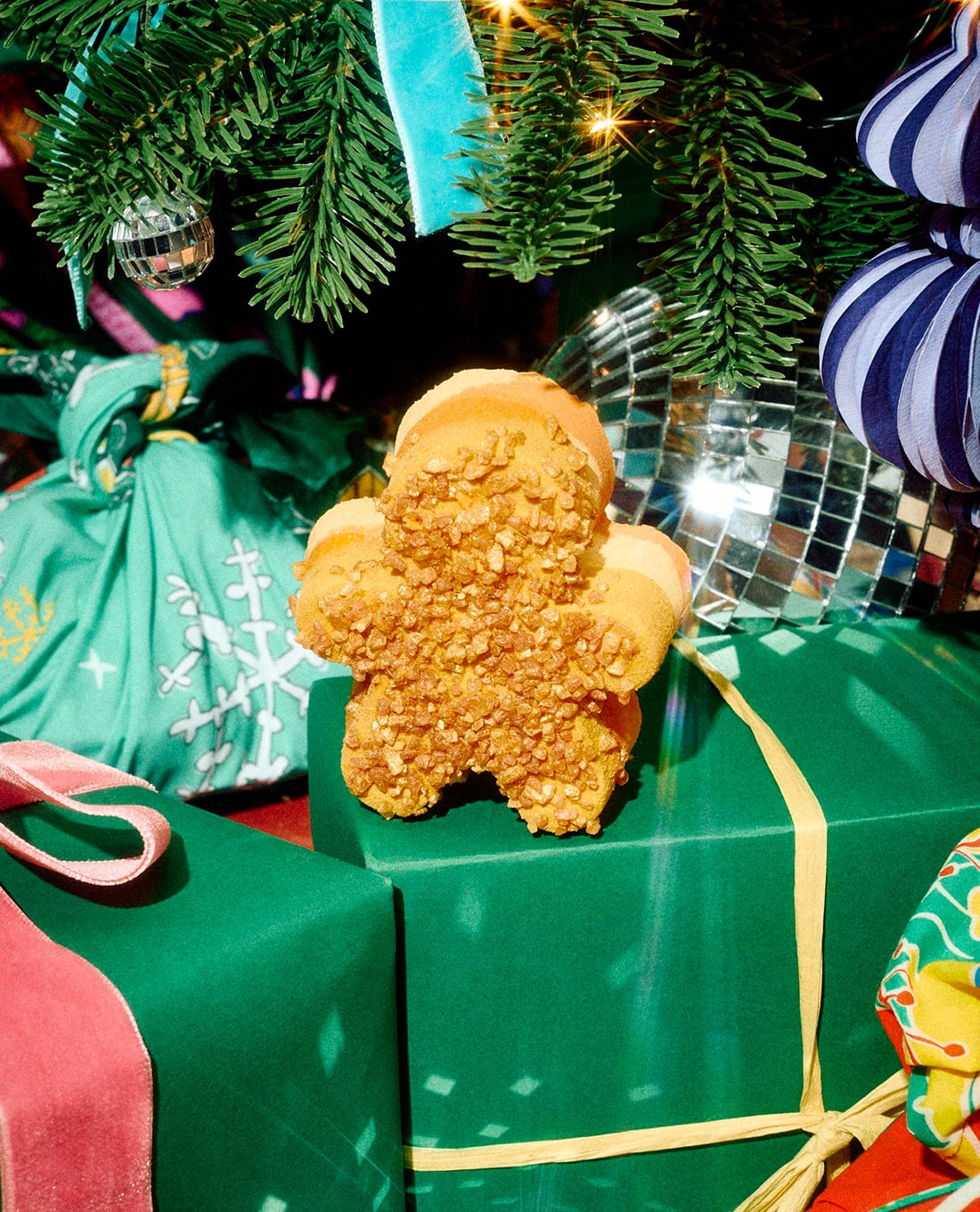LUSH - Bom tắm Gingerbread Sparkle