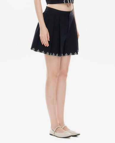  GIGI - Quần short nữ giả váy xếp li phối viền 