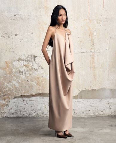  THOME - Đầm maxi cổ đổ hở lưng Lữ Lĩnh 