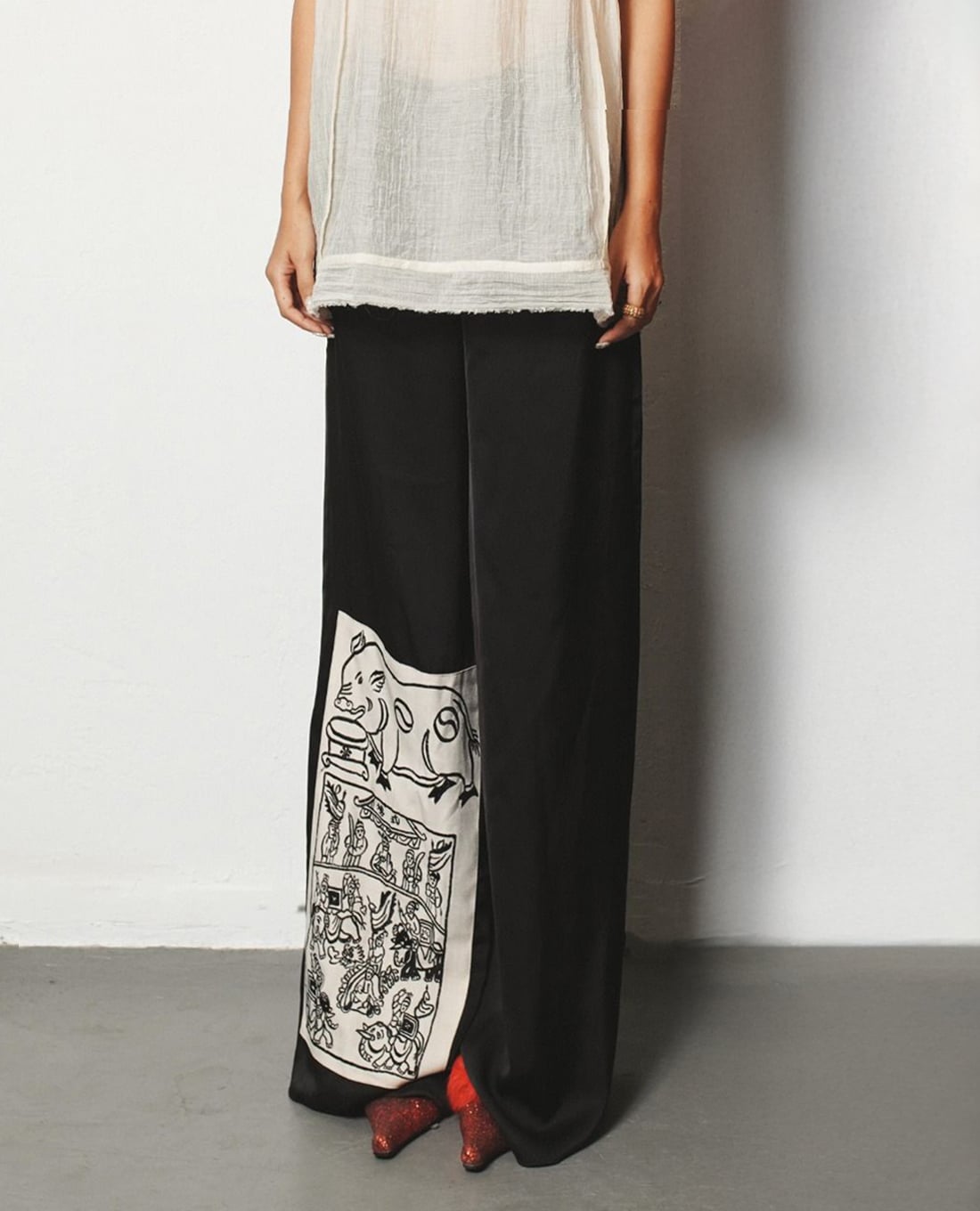 THOME - Quần nữ ống rộng họa tiết tranh Đông Hồ