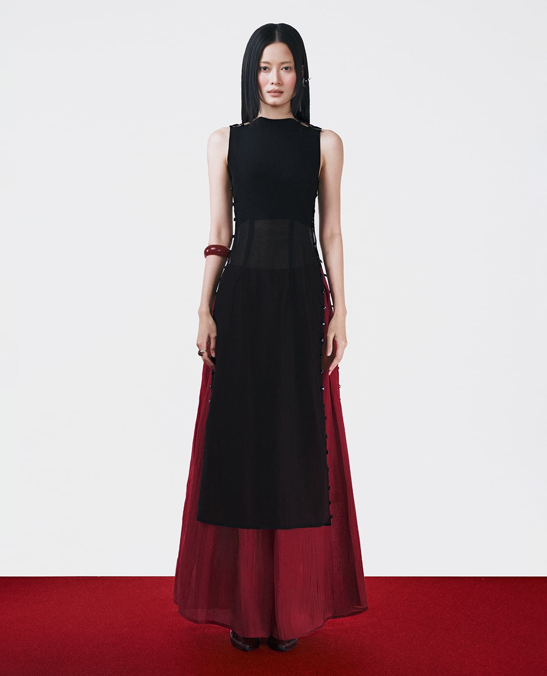 THOME - Áo dài nữ cổ tròn sát nách phối nút cài Mệt